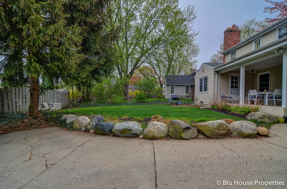 2104 Chesaning Dr SE Blu House Properties Grand Rapids Real