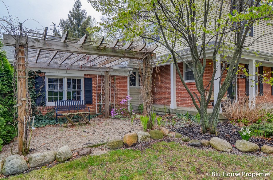 2104 Chesaning Dr SE Blu House Properties Grand Rapids Real